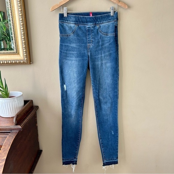 SPANX Jean-ish Leggings Skinny Jeans Distressed Released Raw Fray Hem Size Small - Picture 4 of 14